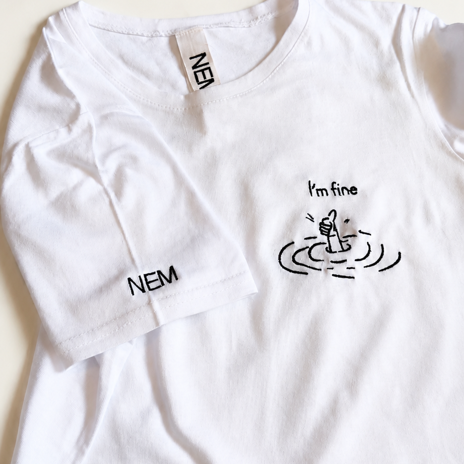 T-Shirt Ricamata “I’m Fine”