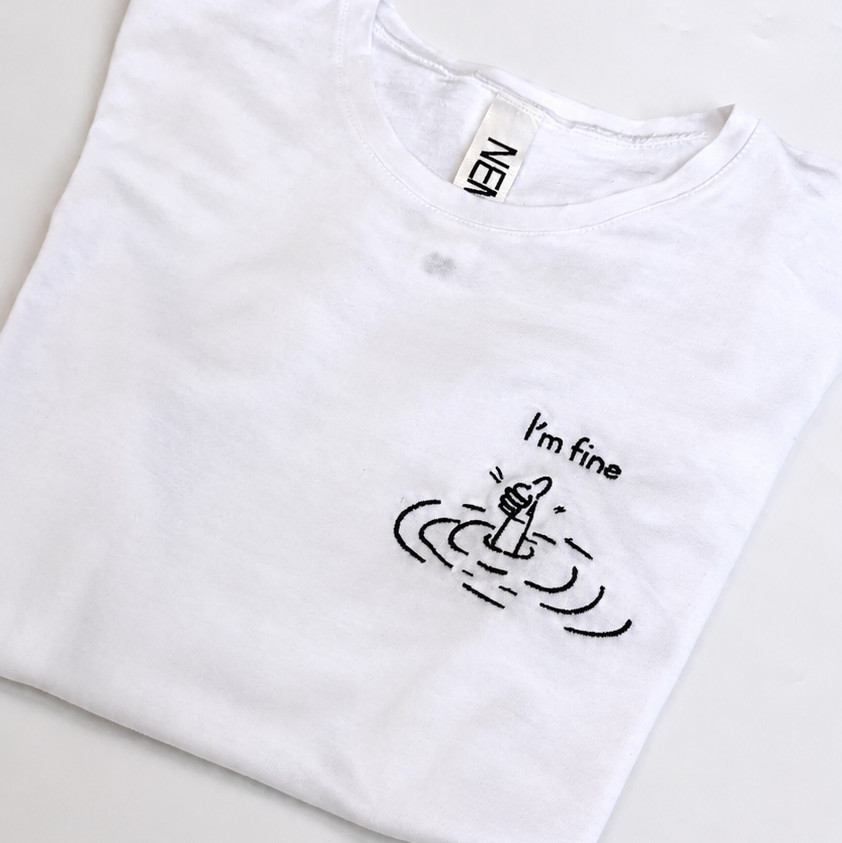 T-Shirt Ricamata “I’m Fine”
